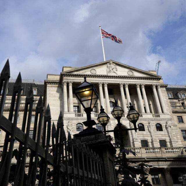 İngiltere Merkez Bankası'ndan faiz indirimi