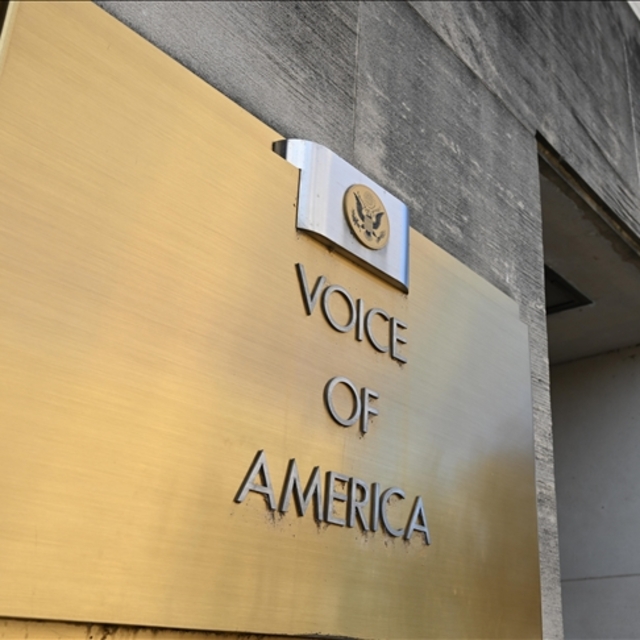 VOA'nın yaklaşık 600 personeli işten çıkarıldı