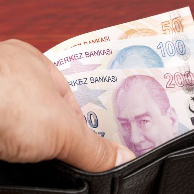 En düşük emekli aylığı 16 bin 881 TL’ye yükseltilecek