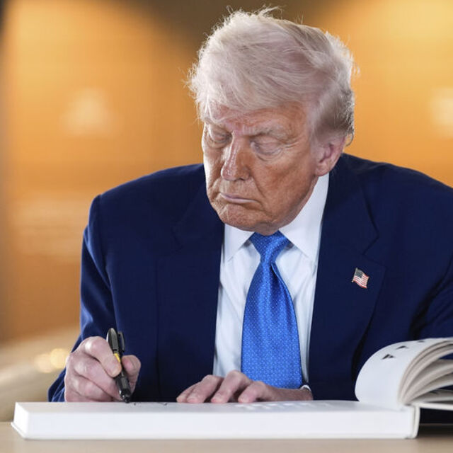 Trump, "GENIUS" tasarısını imzaladı