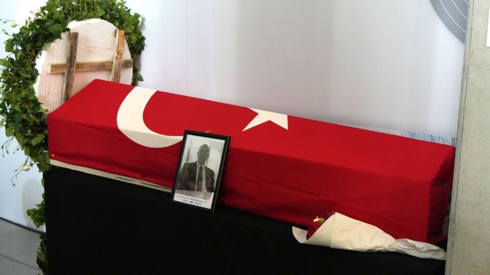 Süreyya Serdengeçti son yolculuğuna uğurlandı