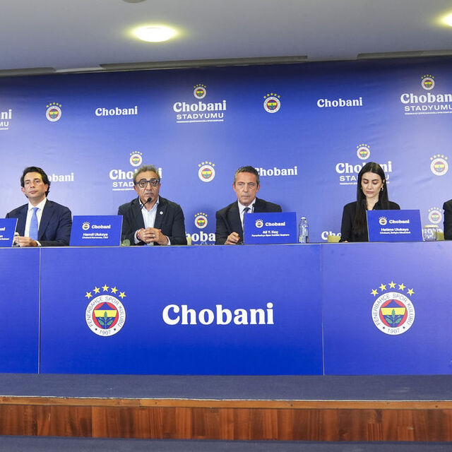 Fenerbahçe ile Chobani arasında imzalar atıldı