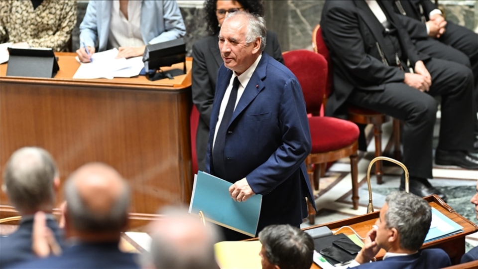 Fransa'da hükümet düştü | Son dakika ekonomi haberleri