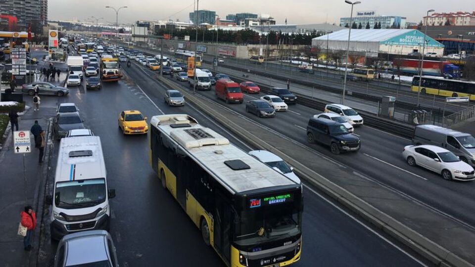 İstanbul'da toplu ulaşımda zamlı tarife başladı