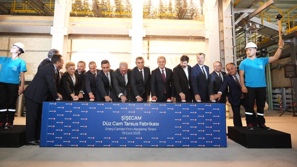 Şişecam, Tarsus'taki yeni enerji cam hatlarını devreye aldı | Son dakika ekonomi haberleri