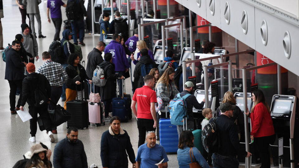 Avrupa havalimanlarında siber saldırı krizi | Son dakika ekonomi haberleri