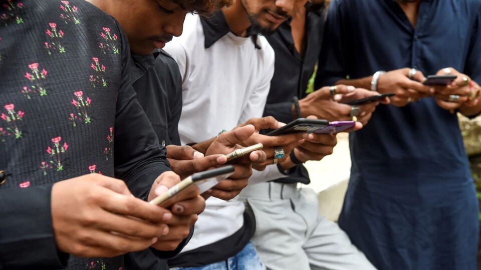 Hindistan Google ve Microsoft'a alternatiflere teşvik ediyor | Son dakika ekonomi haberleri