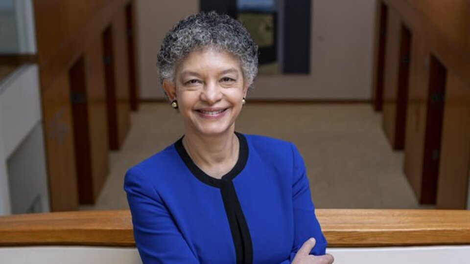 Boston Fed Başkanı Collins: Faiz indirimine devam edilmeli | Son dakika ekonomi haberleri