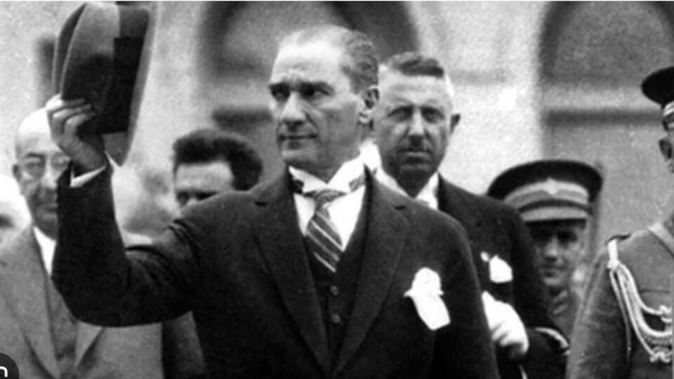 102 yıllık 'en büyük eser' Cumhuriyet kutlu olsun | Son dakika ekonomi haberleri