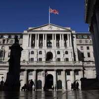İngiltere Merkez Bankası faizi sabit bıraktı