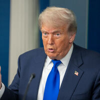 Trump'tan hava trafik kontrolörlerine tehdit