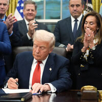 Trump, hükümet kapanmasını sona erdiren yasayı imzaladı