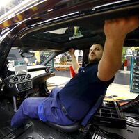 Euro Bölgesi’nde iş dünyası aktivitesine hizmet sektörü desteği