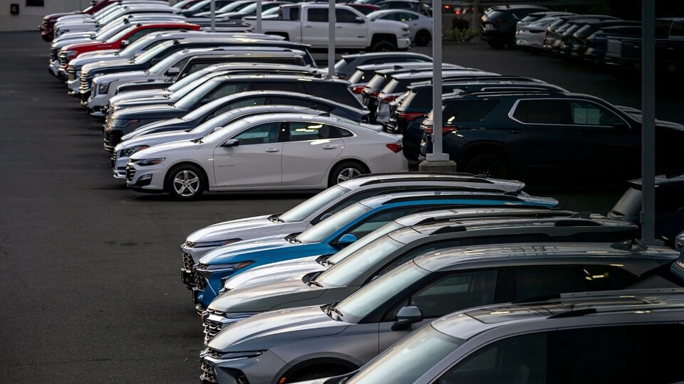 Otomobil fiyatlarındaki reel düşüş devam etti | Son dakika ekonomi haberleri