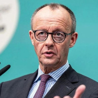 Almanya'da hükümet krizin kıyısından döndü