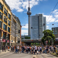 Dünyada 304 milyon kişi doğduğu ülke dışında yaşıyor