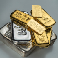 Altın 4.500 dolar seviyesine dayandı, gümüşte ise yeni zirve