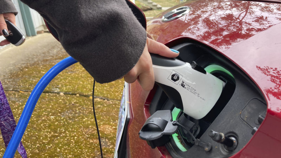 Elektrikli araç üreticilerinden "geri adım" endişesi | Son dakika ekonomi haberleri