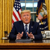 Trump'tan Venezuela petrol gelirini koruma kararnamesi