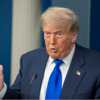 Trump: Venezuela'dan Küba'ya artık para ya da petrol gitmeyecek