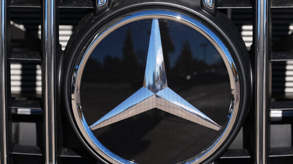 Mercedes yine BMW'nin gerisinde kaldı | Son dakika ekonomi haberleri