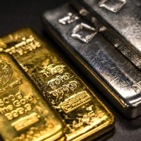 Altın rekora yaklaştı, gümüş 90 doları aştı