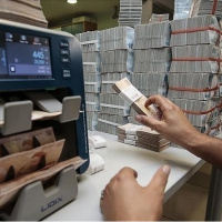 Tüketici kredi büyümesi dört hafta sonra durakladı