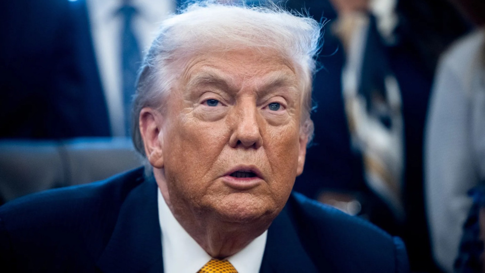 Trump'tan Grönland planına destek vermeyen ülkelere tarife tehdidi