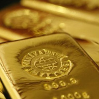 Altın rekor seviyeye yakın seyrediyor