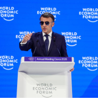 Davos'ta Macron'dan Trump'a mesaj: Tehditlere karşı çıkarlarımızı koruyacağız