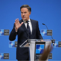 Davos'ta Ukrayna kahvaltısı: Rutte'den dikkat çeken mühimmat fabrikası yorumu