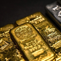 Altın 5 bin doları aşarak rekor kırdı