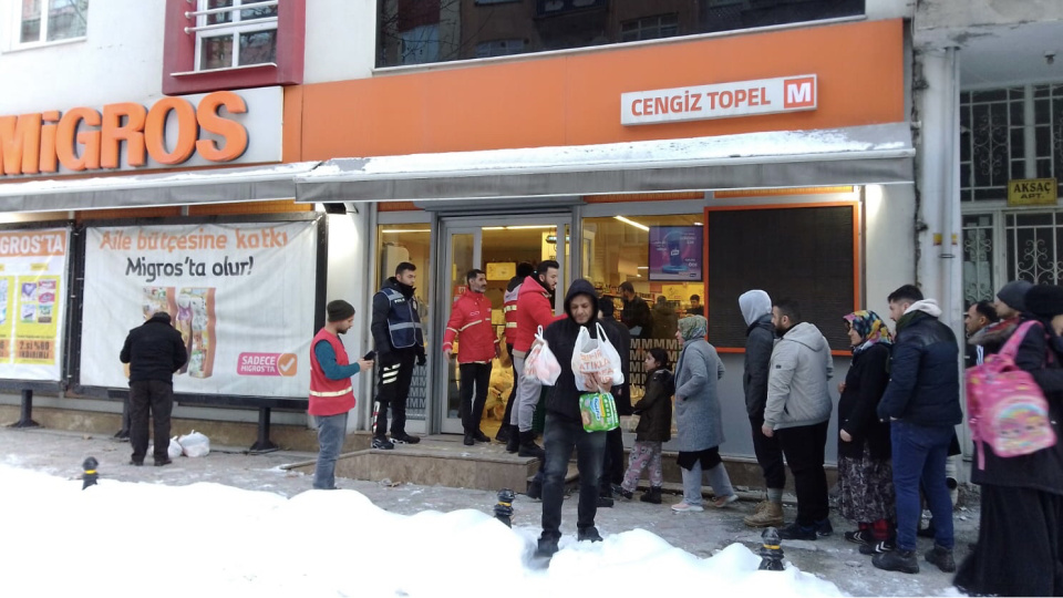 Migros dağıtımda çalışanları kadroya aldı