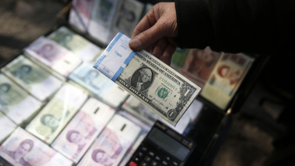 İran'da dolar tarihi zirveye çıktı