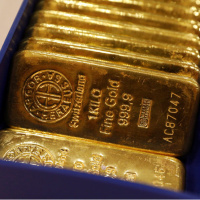 Altın 5 bin doların, gümüş 100 doların altını gördü