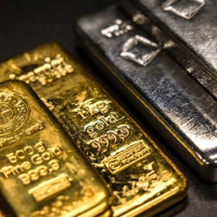 Altın ve gümüşte düşüş devam ediyor