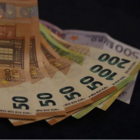 Hazine'nin euro tahviline üç katı aşan talep