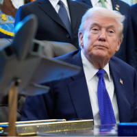 Trump'tan İran sert mesaj: Hamaney'in çok endişelenmesi gerekiyor