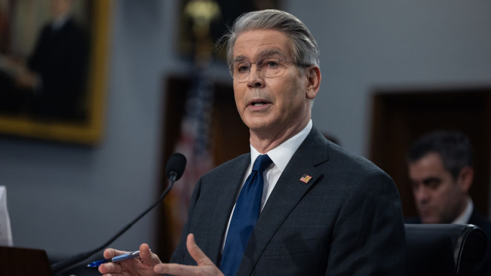 Bessent dolara dair Trump'la görüş ayrılığı iddialarını yanıtladı