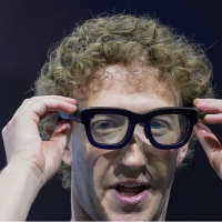 Zuckerberg Bezos'u geçerek dünyanın en zengin 4. kişisi oldu