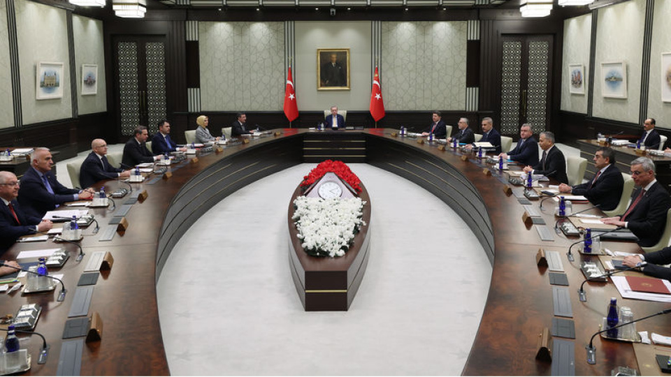 Cumhurbaşkanı kararıyla iki bakanlıkta görev değişimi