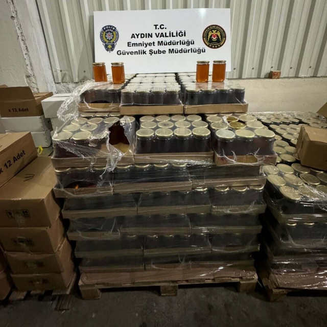 Gıda operasyonunda 2 tonu aşkın sahte bal ele geçirildi