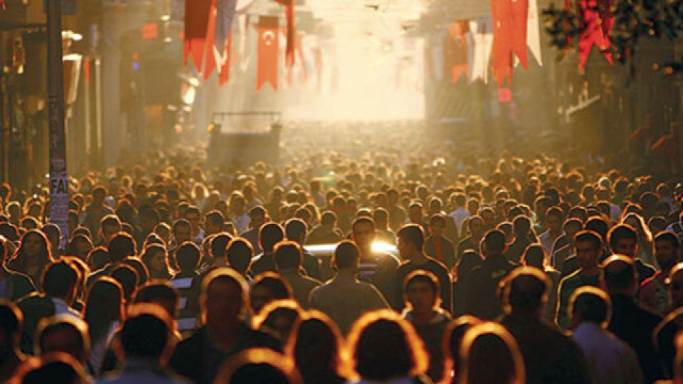 Türkiye AB'den 10,5 yaş daha genç