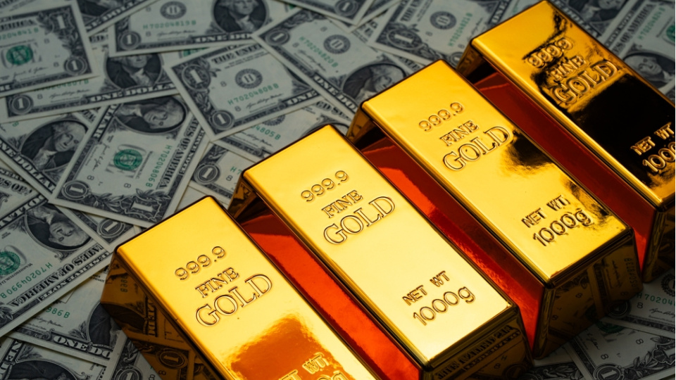 Altın 5 bin doların altına geriledi