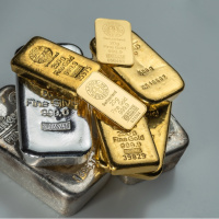 Altın iki günlük düşüş sonrası yönünü yukarı çevirdi