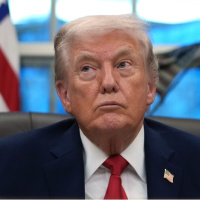 Trump, Yüksek Mahkemenin kararını beklerken tarifeleri savundu