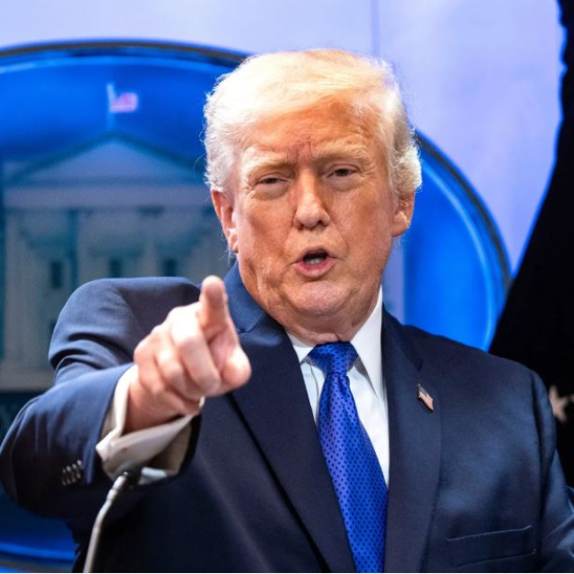 Trump: Yüzde 10'luk küresel vergiyi yüzde 15'e çıkaracağım