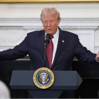 Trump tarifeleri geri getirmek için alternatif yol arıyor