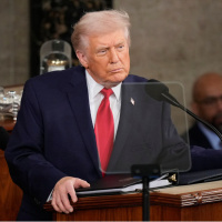 Trump iki Müslüman Kongre üyesinin sınır dışı edilmesini istedi