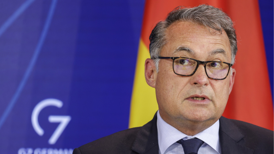 Şahin Alman'dan dolar yorumu: Şüpheler artıyor